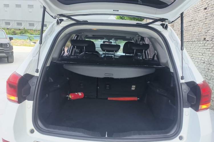 Used Haval H6 2017 Blue Label Sport Edition 1.5T Automatic Two-Wheel Drive Luxury Model Trunk