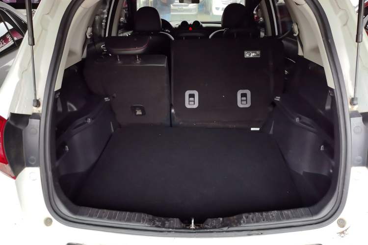 Used Haval H6 2017 Classic Edition 1.5T Automatic Two-Wheel Drive Elite Model Trunk