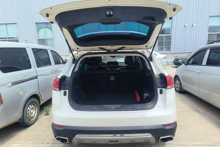Used Haval H6 2017 Blue Label 2.0T Automatic Two-Wheel Drive Smart Edition Trunk