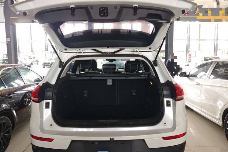 Used Haval H6 2017 Red-Label 1.3T Automatic Two-Wheel Drive ZhiShang Model Trunk