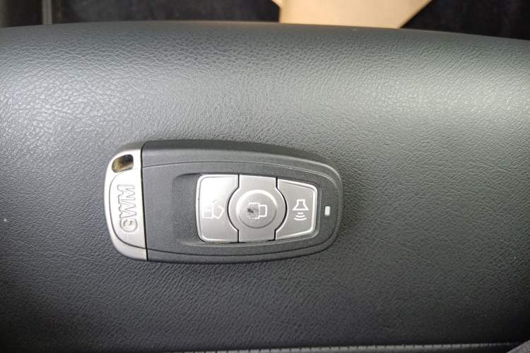 Used Haval H6 2017 Blue Label Sport Edition 2.0T Diesel Manual Two-Wheel Drive Elite Model Vehicle Key