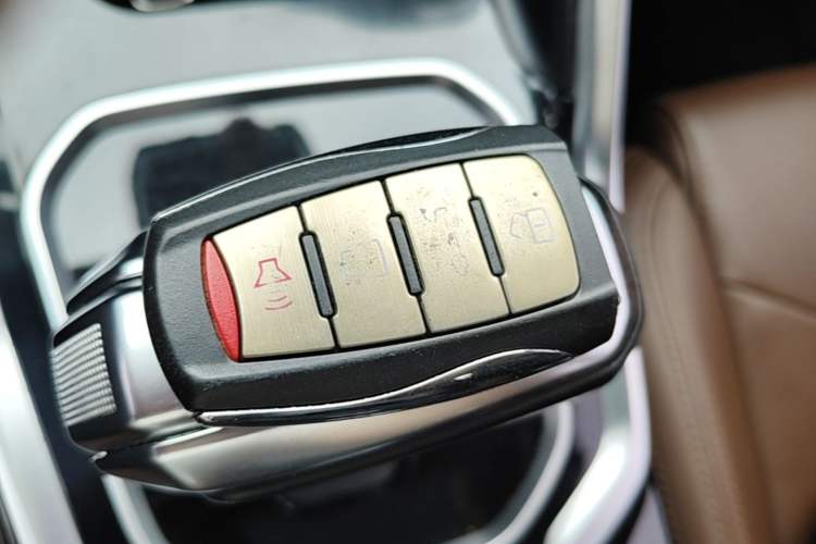Used Haval H6 2017 Blue Label 2.0T Automatic Two-Wheel Drive Leading Model Vehicle Key