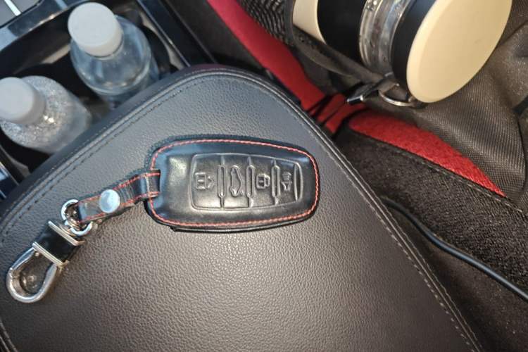 Used Haval H6 2017 Red Label 2.0T Automatic Two-Wheel Drive ZhiShang Model Vehicle Key