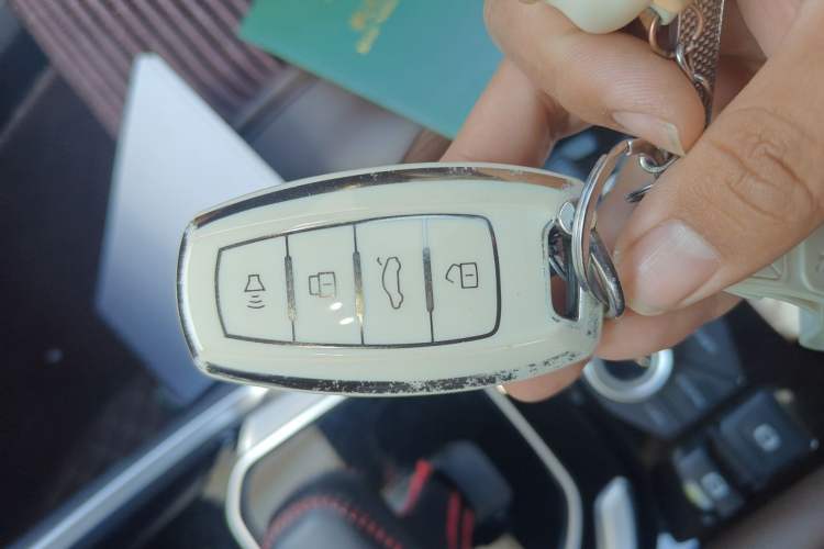 Used Haval H6 2017 Red Label 2.0T Automatic Two-Wheel Drive ZhiShang Model Vehicle Key