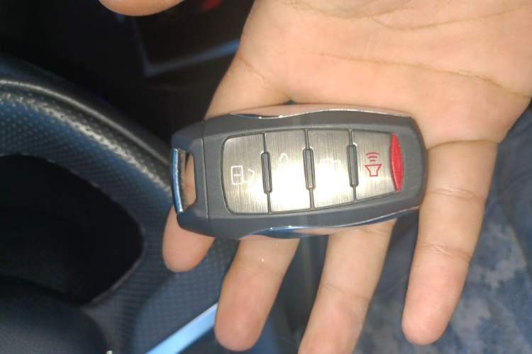 Used Haval H6 2017 Red Label 2.0T Automatic Two-Wheel Drive ZhiShang Model Vehicle Key
