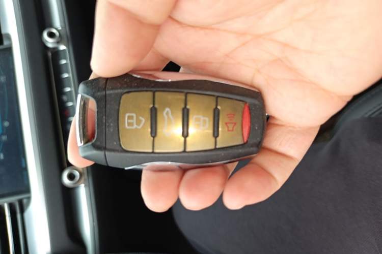 Used Haval H6 2017 Blue Label 2.0T Automatic Two-Wheel Drive Smart Edition Vehicle Key