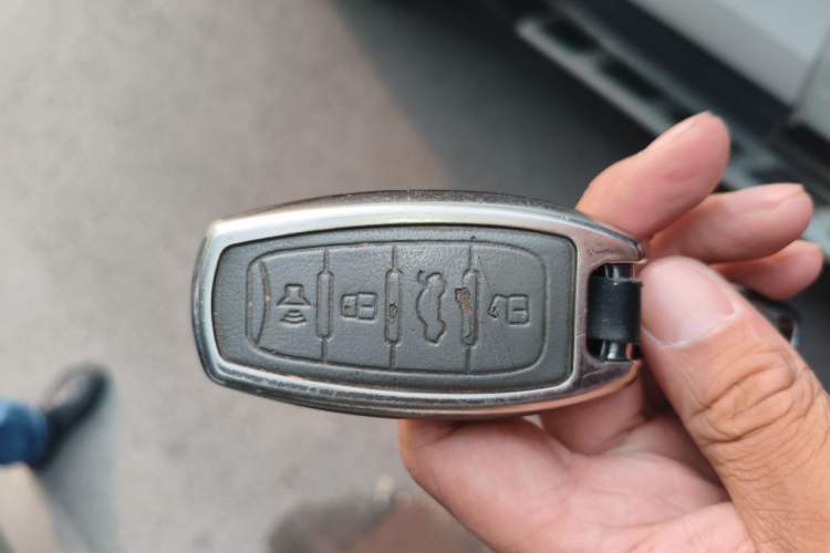 Used Haval H6 2017 Red Label 2.0T Automatic Two-Wheel Drive ZhiShang Model Vehicle Key