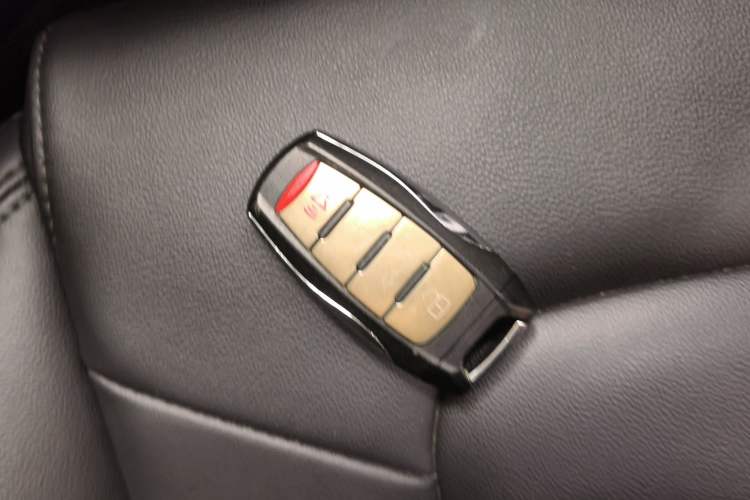 Used Haval H6 2017 Blue Label 1.5T Automatic Two-Wheel Drive Luxury Model Vehicle Key