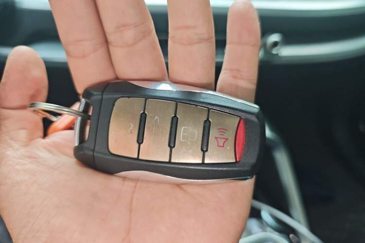 Used Haval H6 2017 Red Label 2.0T Automatic Two-Wheel Drive ZhiShang Model Vehicle Key