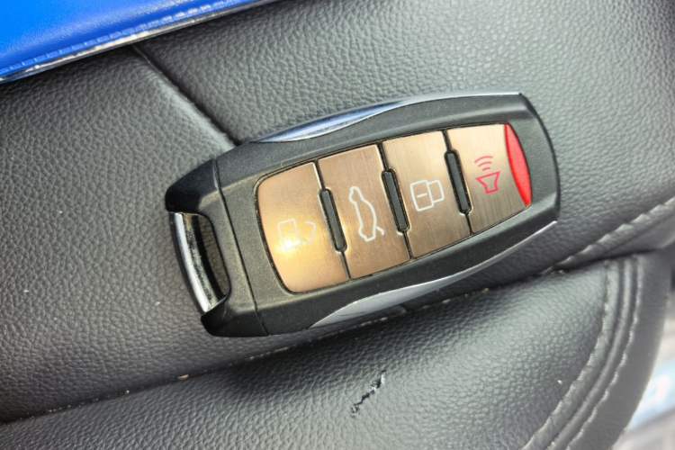 Used Haval H6 2017 Blue Label 1.5T Automatic Two-Wheel Drive ZhiShang Model Vehicle Key