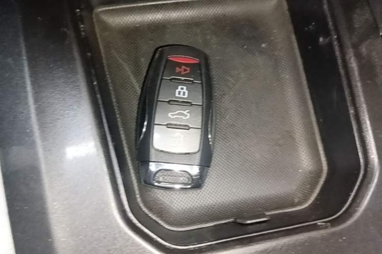 Used Haval H6 2017 Red-Label 1.5T Automatic Two-Wheel Drive Smart Edition Vehicle Key