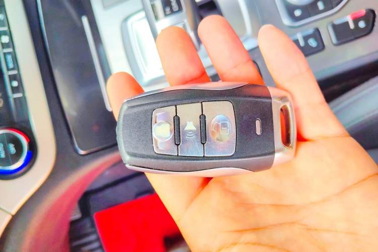 Used Haval H6 2017 Red Label 2.0T Automatic Two-Wheel Drive ZhiShang Model Vehicle Key