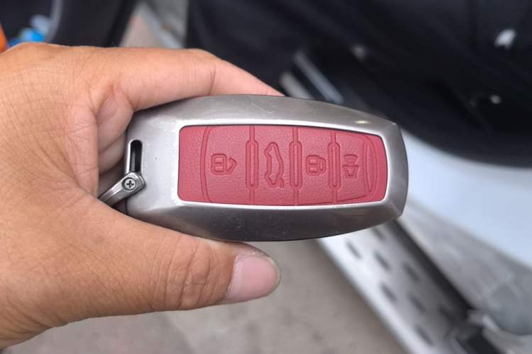Used Haval H6 2017 Red Label 2.0T Automatic Two-Wheel Drive ZhiShang Model Vehicle Key