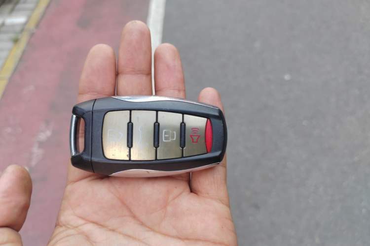 Used Haval H6 2017 Red Label 2.0T Automatic Two-Wheel Drive ZhiShang Model Vehicle Key