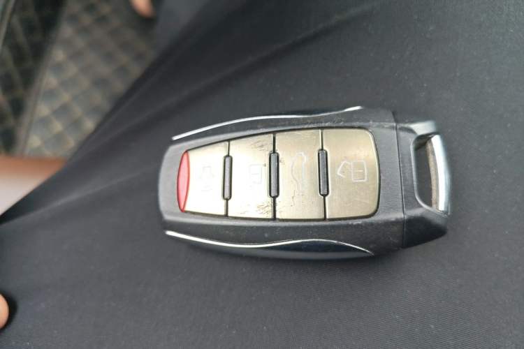 Used Haval H6 2017 Red Label 2.0T Automatic Two-Wheel Drive ZhiShang Model Vehicle Key
