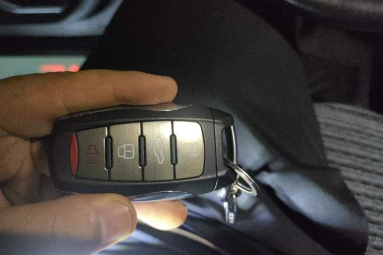 Used Haval H6 2017 Red Label 2.0T Automatic Two-Wheel Drive ZhiShang Model Vehicle Key