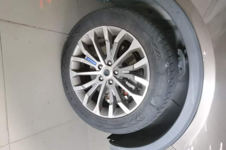 Used Haval H6 2017 Blue Label 2.0T Automatic Two-Wheel Drive Leading Model Right Front Wheel Hub