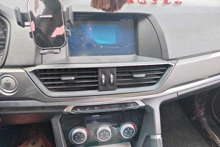 Used Haval H6 2018 Red-Label Sport Edition 1.5T Automatic Two-Wheel Drive Elite Model Audio And AC Panel