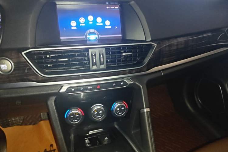 Used Haval H6 2018 Sport Edition 1.5T Automatic Two-Wheel Drive Elite Model China V Standard Audio And AC Panel