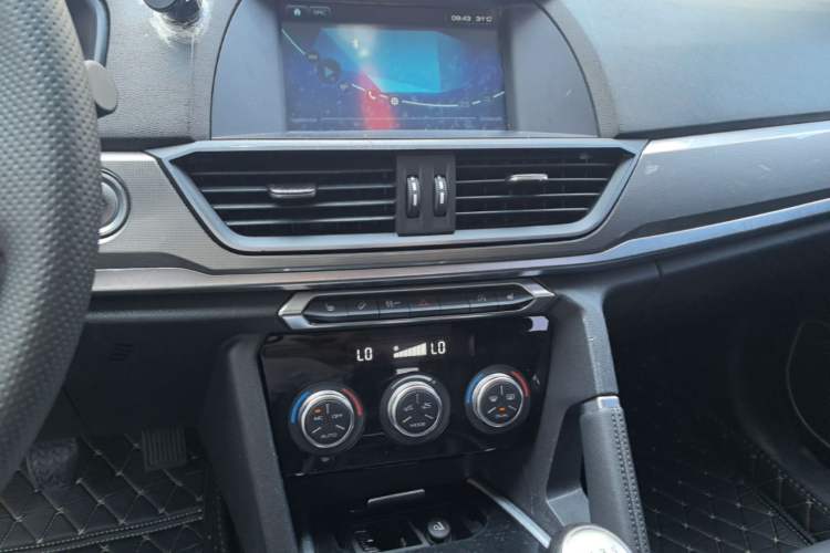 Used Haval H6 2018 Blue Label Sport Edition 1.5T Manual Two-Wheel Drive Elite Model Audio And AC Panel