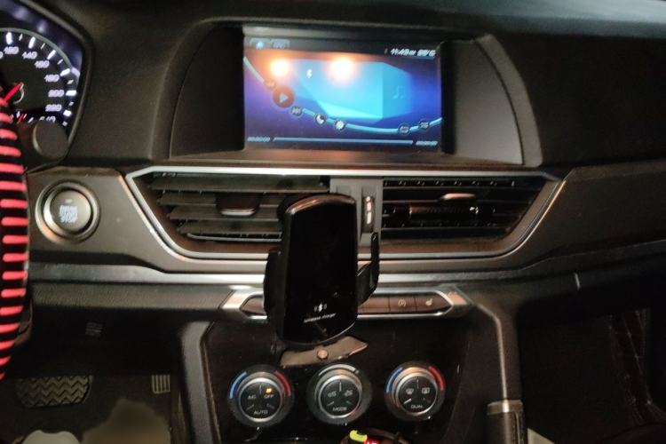 Used Haval H6 2018 Sport Edition 1.5T Automatic Two-Wheel Drive Elite Model China V Standard Audio And AC Panel