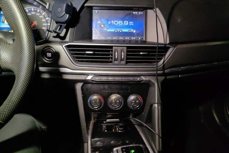 Used Haval H6 2018 Red-Label Sport Edition 1.5T Automatic Two-Wheel Drive Elite Model Audio And AC Panel