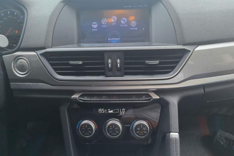 Used Haval H6 2018 Red-Label Sport Edition 1.5T Automatic Two-Wheel Drive Elite Model Audio And AC Panel