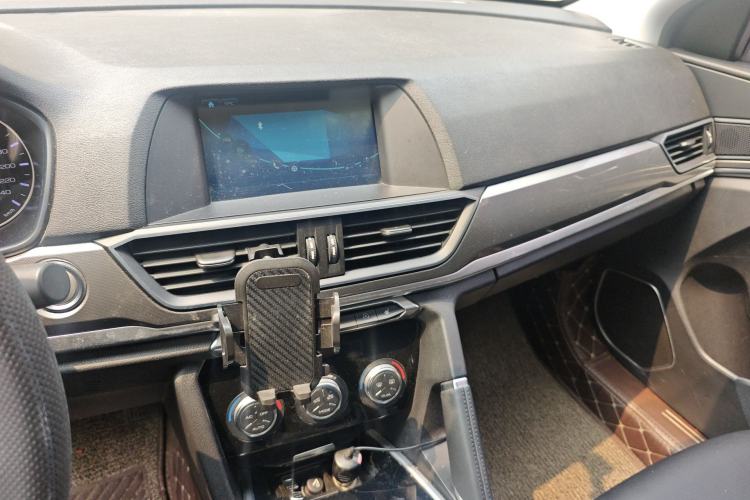 Used Haval H6 2018 Red-Label Sport Version 1.5T Manual Two-Wheel Drive Elite Model Audio And AC Panel