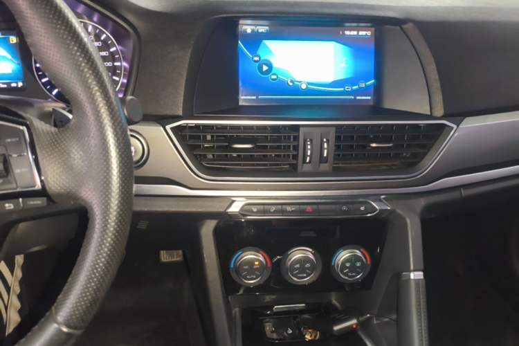Used Haval H6 2018 Blue Label Sport Edition 1.5T Automatic Two-Wheel Drive Elite Model Audio And AC Panel