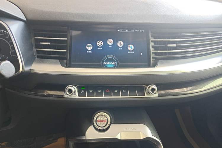 Used Haval H6 2018 Red-Label 1.5T Automatic Luxury Model Audio And AC Panel