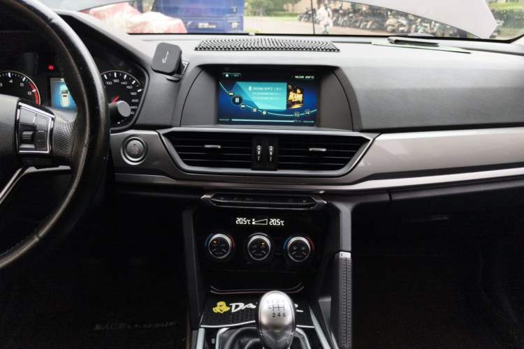 Used Haval H6 2018 Blue Label Sport Edition 1.5T Manual Two-Wheel Drive Elite Model Audio And AC Panel