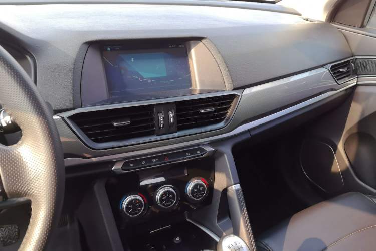 Used Haval H6 2018 Blue Label Sport Edition 1.5T Manual Two-Wheel Drive Elite Model Audio And AC Panel