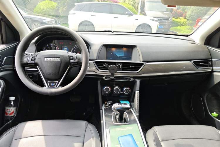 Used Haval H6 2018 Blue Label Sport Edition 1.5T Automatic Two-Wheel Drive Prestige Model Center Console