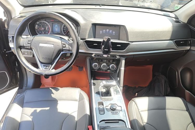 Used Haval H6 2018 Sport Edition 1.5T Automatic Two-Wheel Drive Elite Model China V Standard Center Console