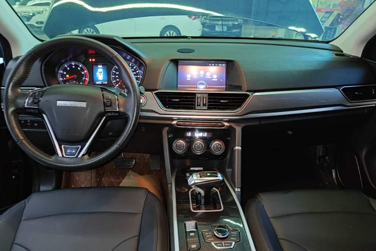 Used Haval H6 2018 Blue Label Sport Edition 1.5T Automatic Two-Wheel Drive Elite Model Center Console