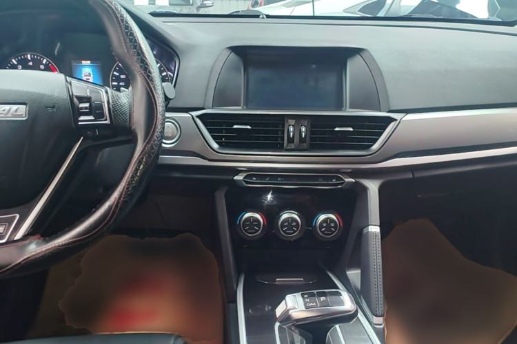 Used Haval H6 2018 Sport Edition 1.5T Automatic Two-Wheel Drive Elite Model China V Standard Center Console