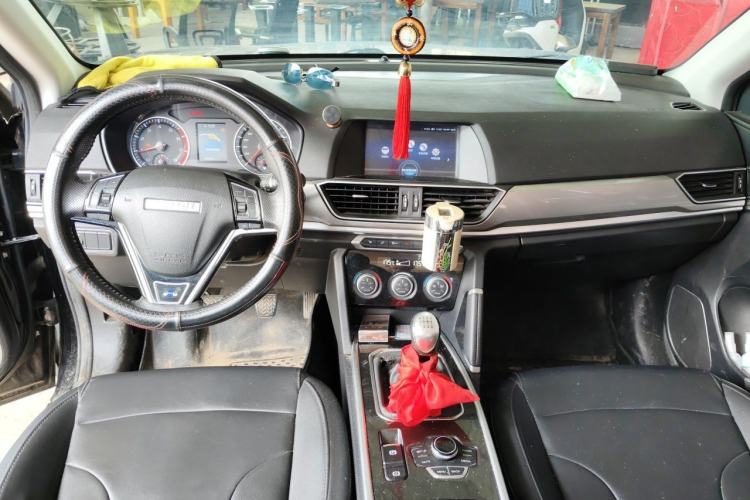 Used Haval H6 2018 Sport Edition 1.5T Manual Two-Wheel Drive Elite Model China V Standard Center Console
