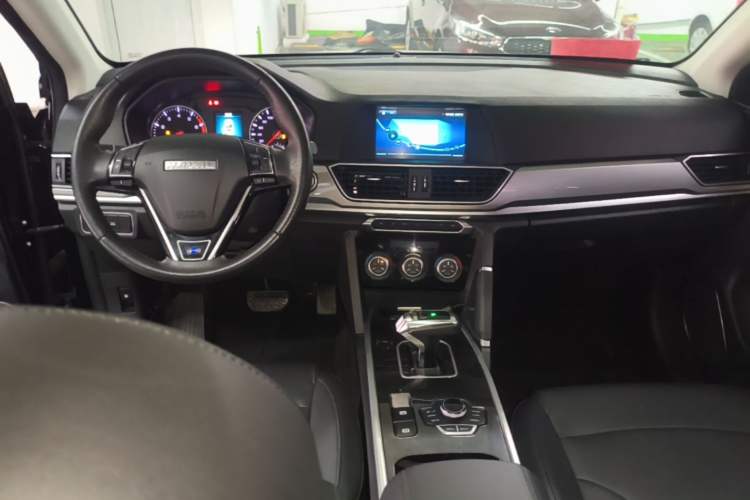 Used Haval H6 2018 Blue Label Sport Edition 1.5T Automatic Two-Wheel Drive Elite Model Center Console