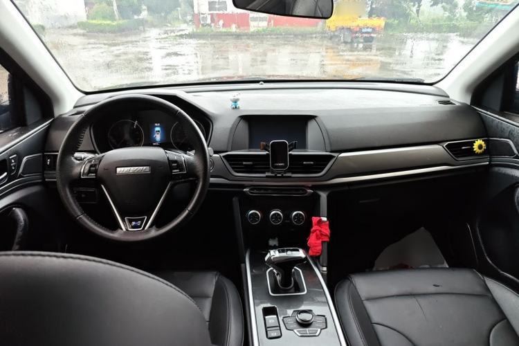 Used Haval H6 2018 Blue Label Sport Edition 1.5T Automatic Two-Wheel Drive Prestige Model Center Console
