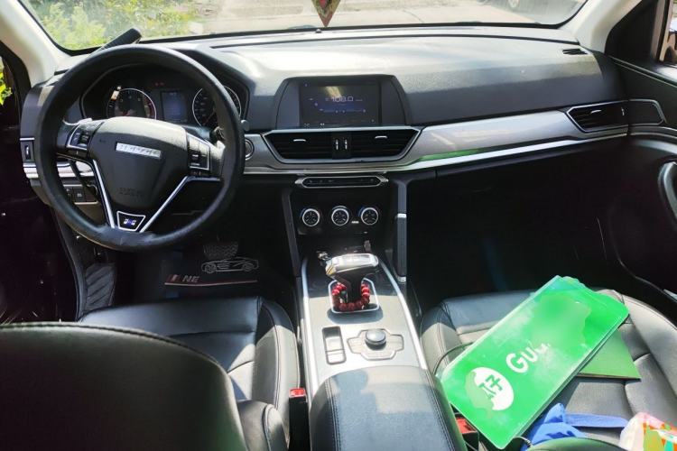 Used Haval H6 2018 Blue Label Sport Edition 1.5T Automatic Two-Wheel Drive Elite Model Center Console