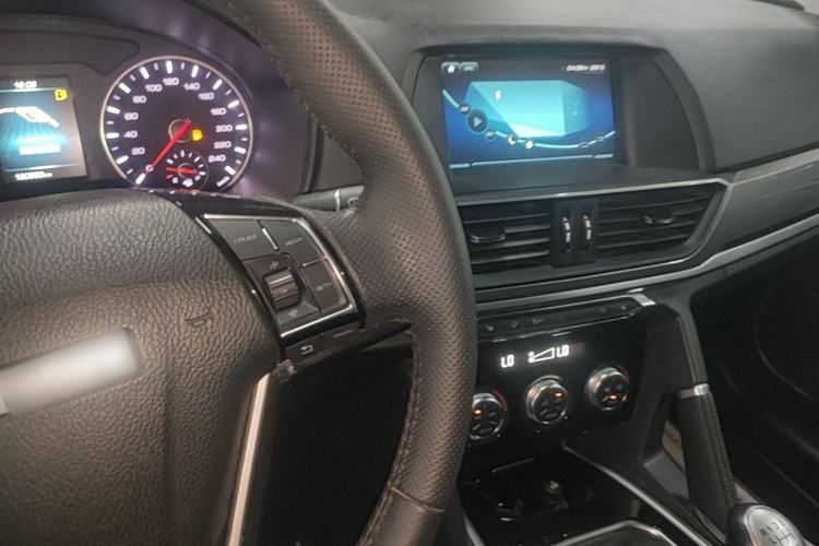 Used Haval H6 2018 Red-Label Sport Version 1.5T Manual Two-Wheel Drive Elite Model Center Console