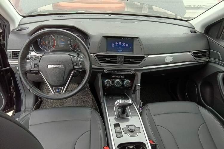 Used Haval H6 2018 Blue Label Sport Edition 1.5T Automatic Two-Wheel Drive Elite Model Center Console