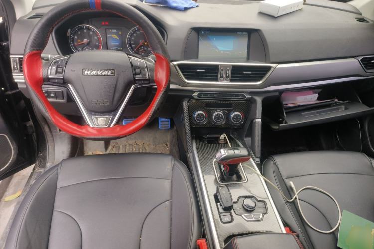 Used Haval H6 2018 Blue Label Sport Edition 1.5T Automatic Two-Wheel Drive Elite Model Center Console