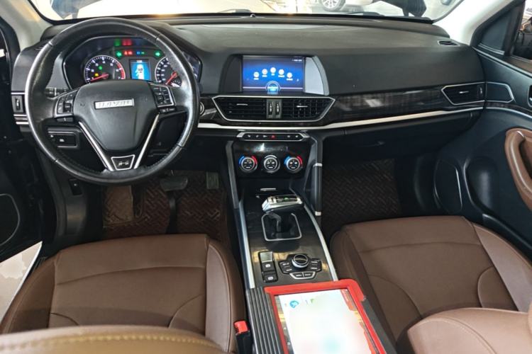 Used Haval H6 2018 Sport Edition 1.5T Automatic Two-Wheel Drive Elite Model China V Standard Center Console