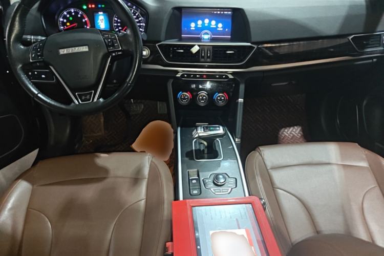 Used Haval H6 2018 Sport Edition 1.5T Automatic Two-Wheel Drive Elite Model China V Standard Center Console