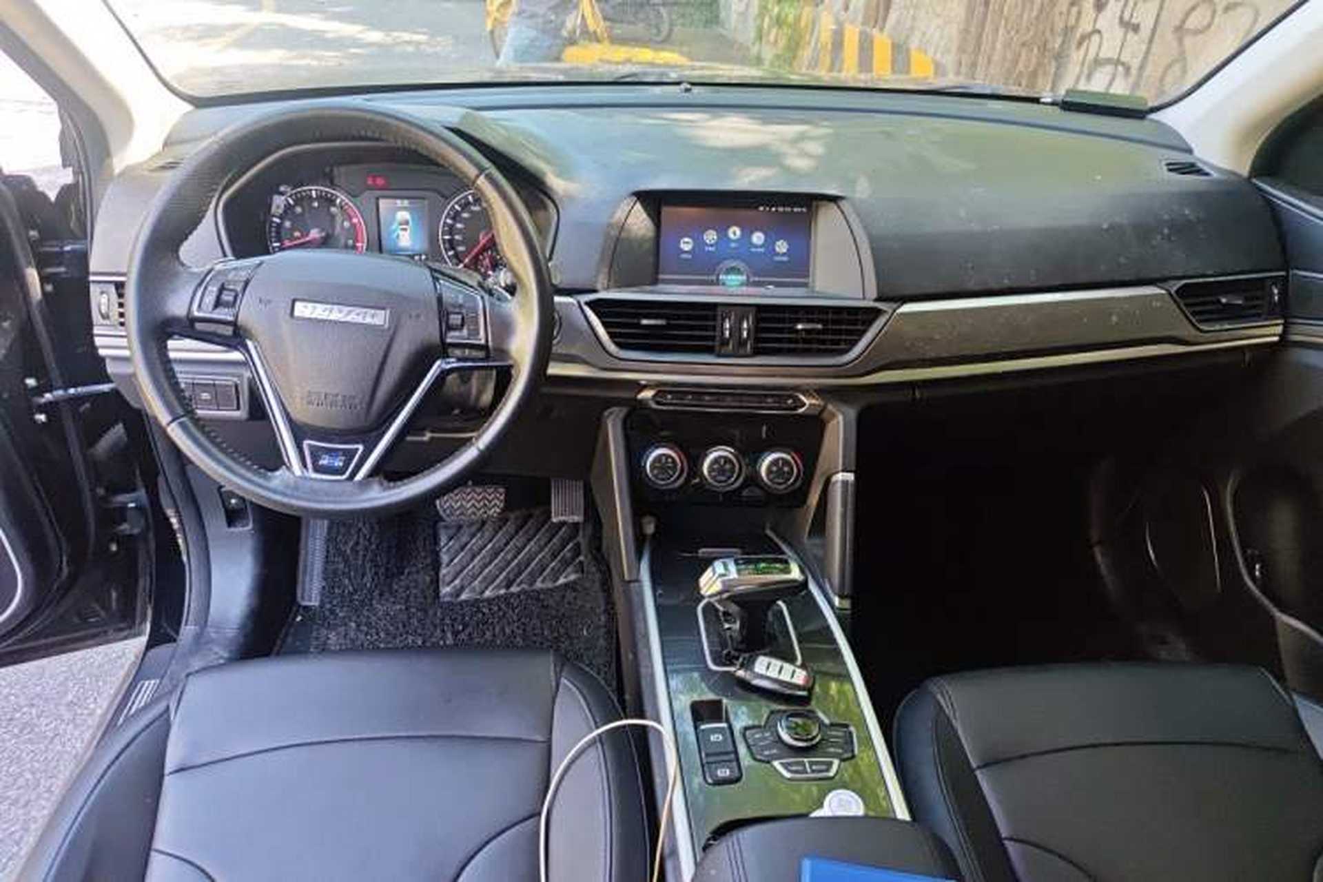 Used Haval H6 2018 Blue Label Sport Edition 1.5T Automatic Two-Wheel Drive Elite Model Center Console