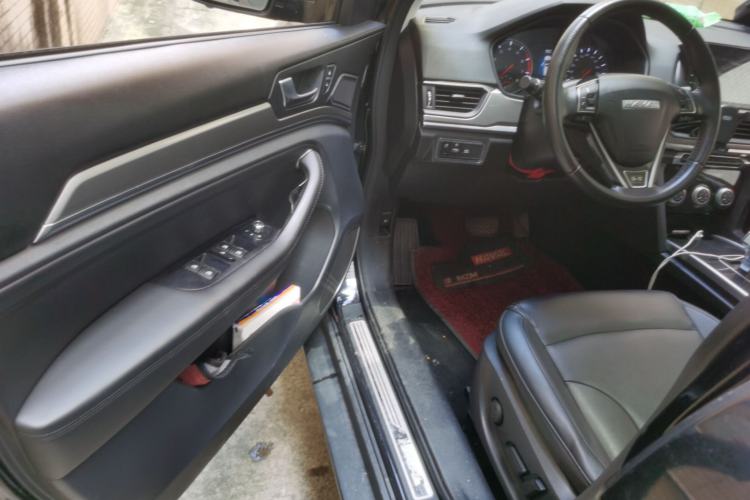 Used Haval H6 2018 Sport Edition 1.5T Automatic Two-Wheel Drive Elite Model China V Standard Driver Seat