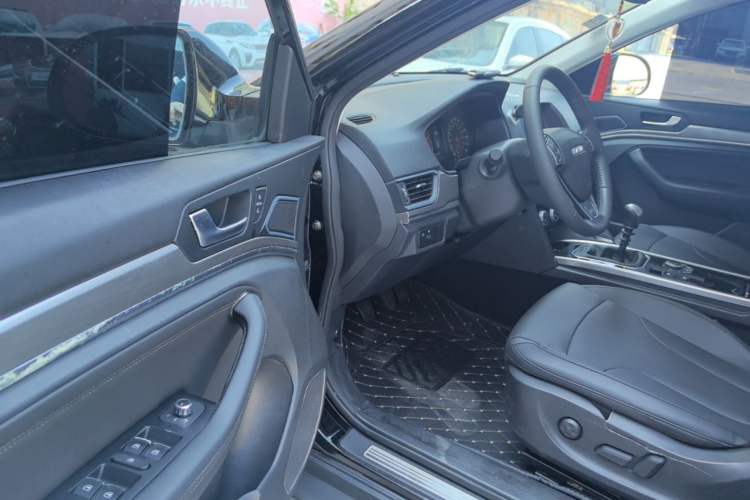 Used Haval H6 2018 Blue Label Sport Edition 1.5T Manual Two-Wheel Drive Elite Model Driver Seat