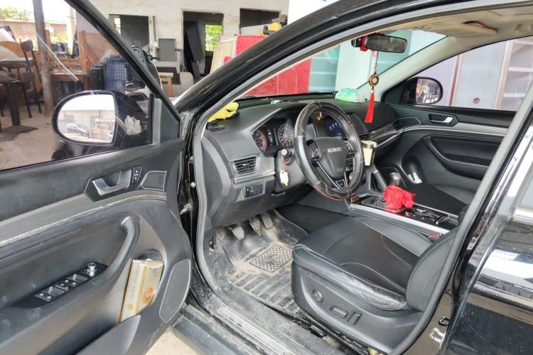 Used Haval H6 2018 Sport Edition 1.5T Manual Two-Wheel Drive Elite Model China V Standard Driver Seat