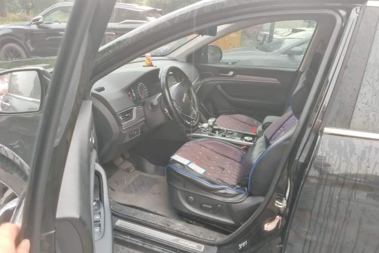 Used Haval H6 2018 Sport Edition 1.5T Automatic Two-Wheel Drive Elite Model China V Standard Driver Seat